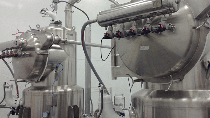 Coperion K-Tron Sanitary Filter Receivers in a food processing application
