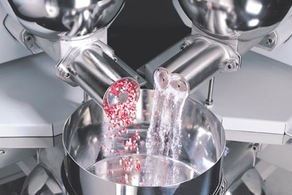 T35_S60-feeding_cropped_518x342px