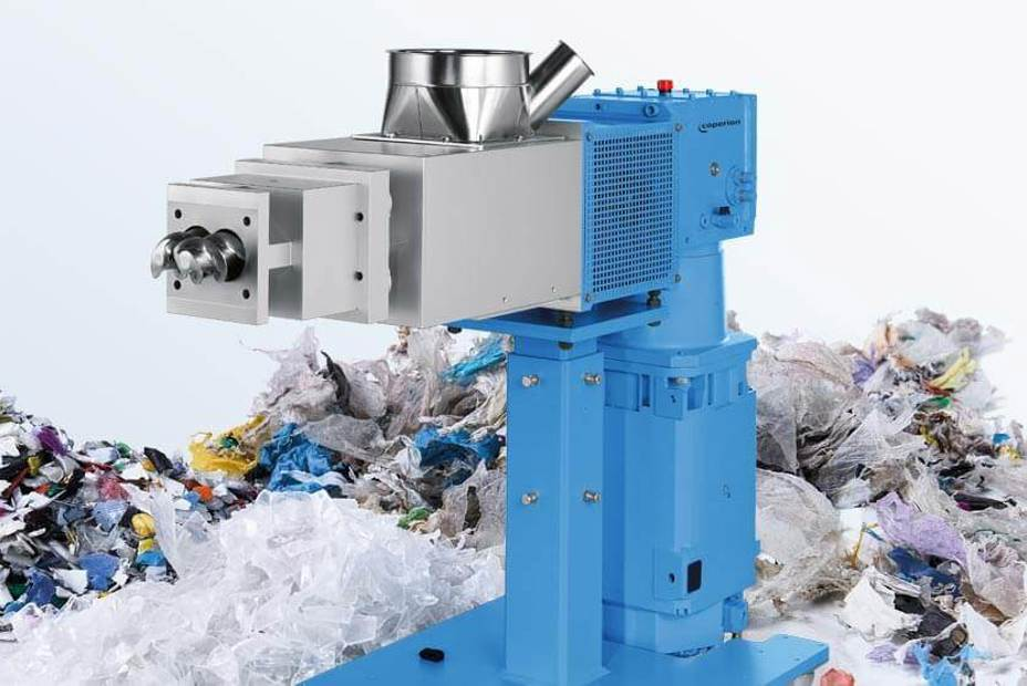 The ZS-B MEGAfeed side feeder significantly increases fiber and flake feed rate into the ZSK twin screw extruder, making many plastics recycling processes markedly more economical.