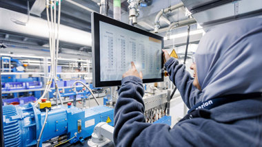 Coperion Steuerungen für Doppelschneckenextruder